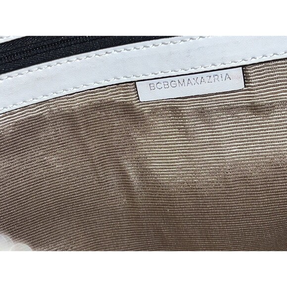 BCBG Maxazria Perforated White Leather Messenger Bag W/Pockets Adjustable Strap - Picture 6 of 12